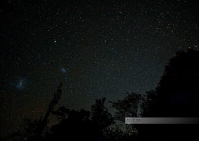 Das Elquital (Valle del Elqui) in Chile nachts, wo die vielen Sterne am Himmel besonders gut zu sehen sind