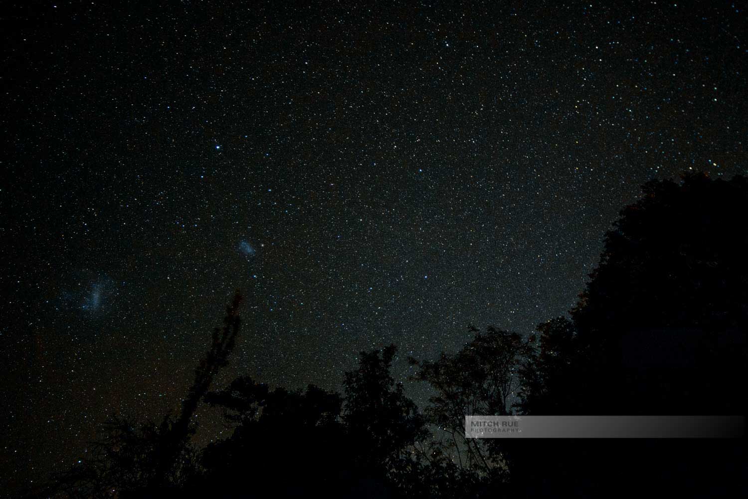 Das Elquital (Valle del Elqui) in Chile nachts, wo die vielen Sterne am Himmel besonders gut zu sehen sind
