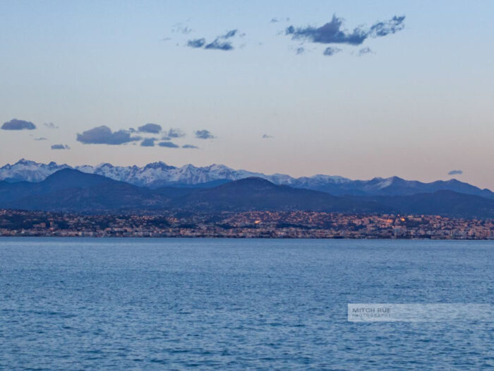 Frankreich- Antibes - Wanderung - Cap d‘ Antibes - Côte d' Azur -Mittelmeer – Blick auf Nizza - Seealpen
