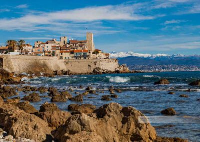 Frankreich- Antibes – Stadtmauer – Ufermauer - Felsküste - Côte d' Azur - Mittelmeer - Südfrankreich